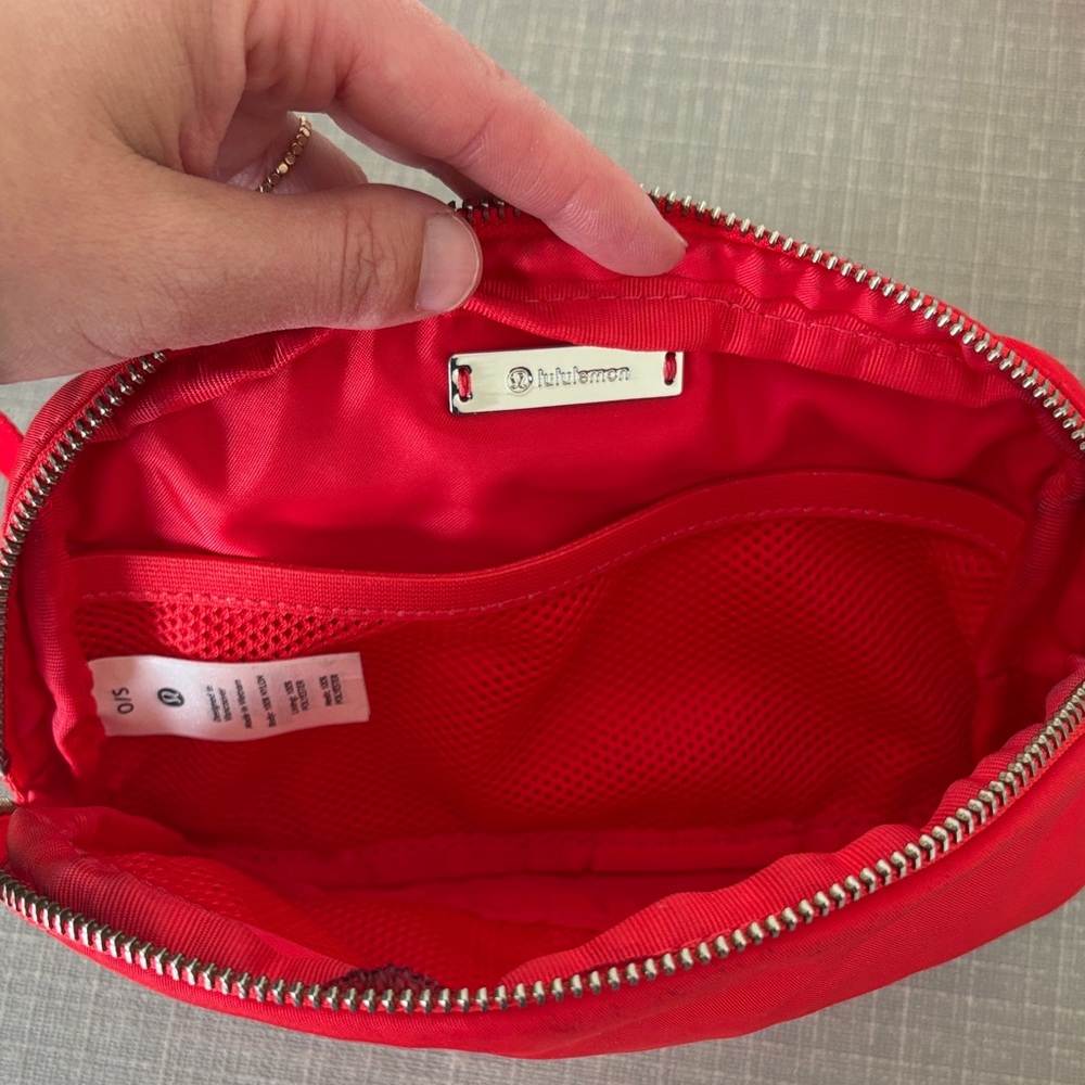 Lululemon Athletica Bold Red Belt Bag - Picture 4 of 5